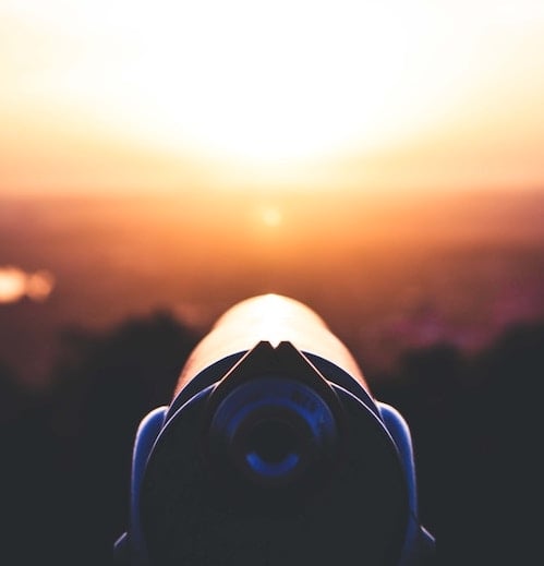 به آینده نگاه کن